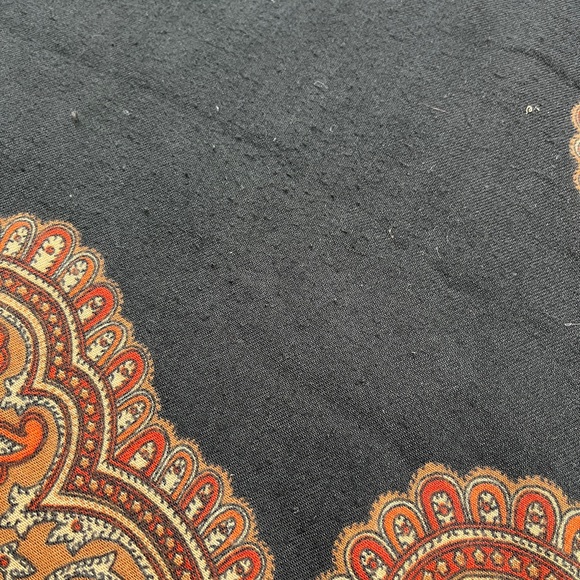 Beautiful black cotton shawl with brown, rust, beige arabesque pattern - Picture 5 of 5